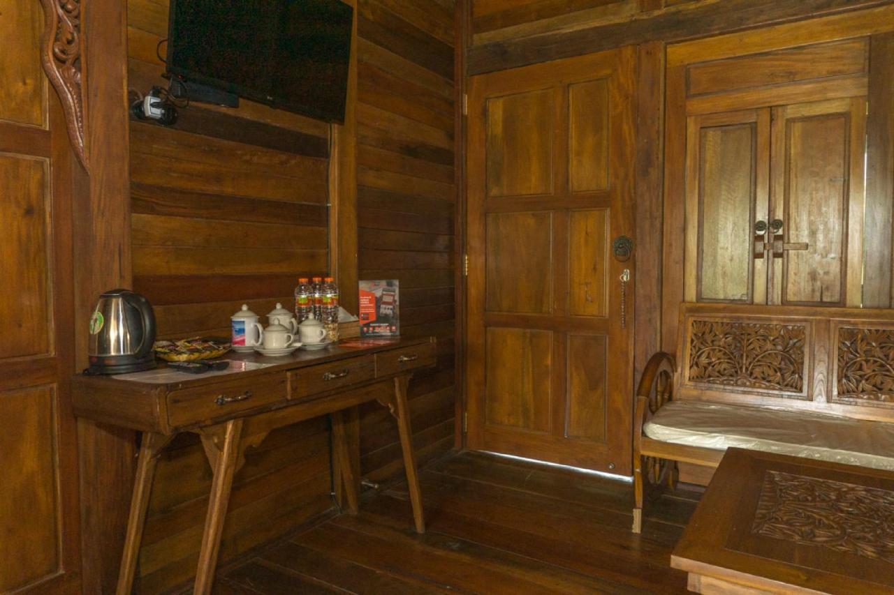 Reddoorz @ Tambolaka Sumba Hotel Lokokaki Exterior photo