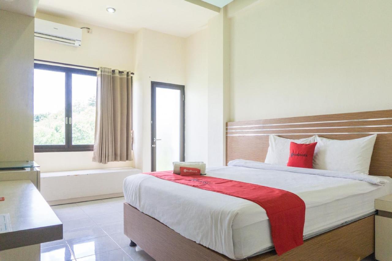 Reddoorz @ Tambolaka Sumba Hotel Lokokaki Exterior photo