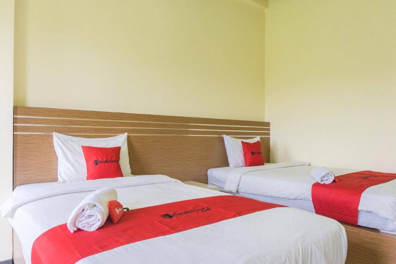 Reddoorz @ Tambolaka Sumba Hotel Lokokaki Exterior photo